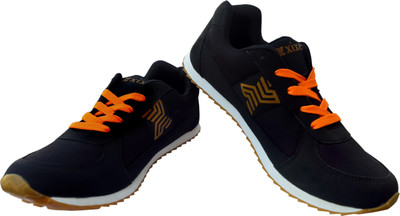 

XIXE Training & Gym Shoes For Men(Multicolor, Black