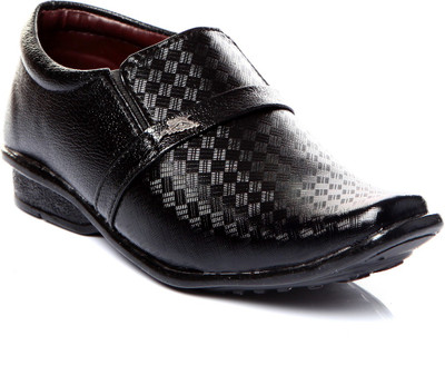 

Trilokani Boys, Black