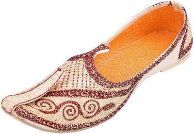 

Footrendz Wedding Jutti Jutis For Men(Beige, Red), Maroon