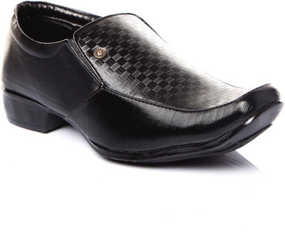 

Trilokani Boys, Black
