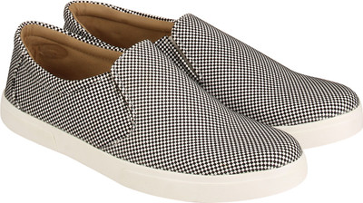 

Quarks Loafers For Men(White
