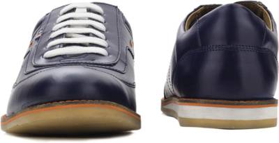 Arrow Sneakers