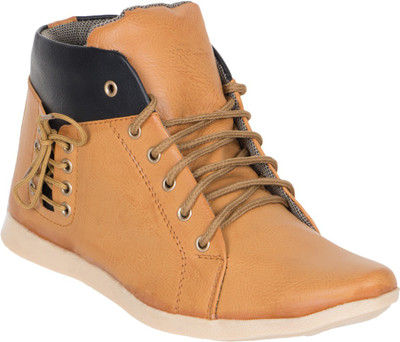 

Wings Sneakers For Men(Beige), Brown