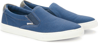 

Levi's CANVAS SNEAKER/SLIPON Men Sneakers For Men, Blue