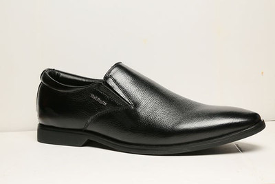16 OFF on HUSH PUPPIES By Bata Slip On For Men Black on Flipkart