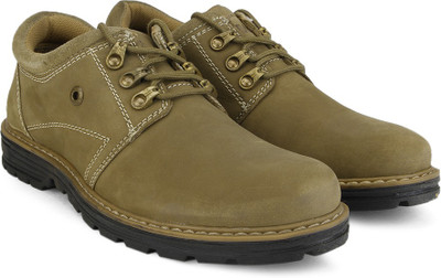

WeinBrenner SCOUT Men Outdoor Shoes For Men(Beige