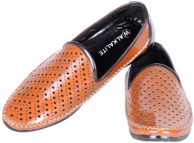 

Walkalite Mojaris For Men(Tan)