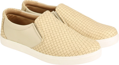 

Quarks Loafers For Men(Beige