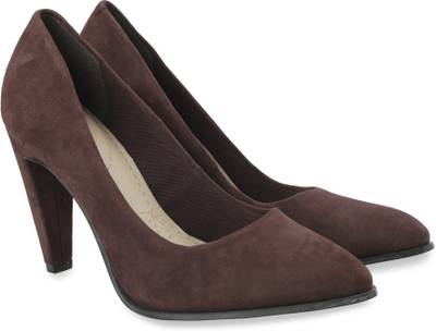 Clarks Azizi Poppy Burg Suede Slip On shoes