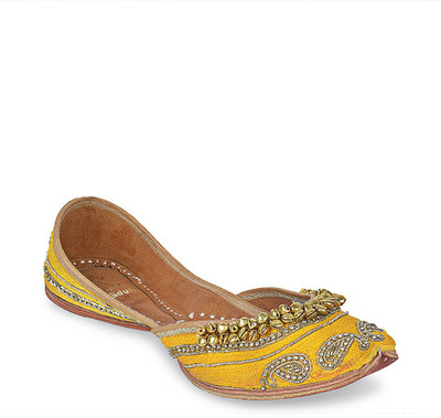 

Paduki Mojaris For Women(Yellow