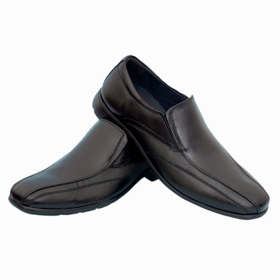 61% OFF on Aura Shoes Aura390 Slip On For Men(Black) 61% OFF on Aura Shoes Aura390 Slip On For Men(Black)