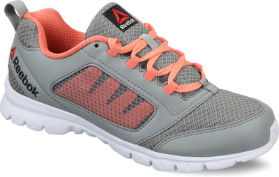 

REEBOK RUN STORMER Running Shoes For Women(Grey, Flat grey/coral/white