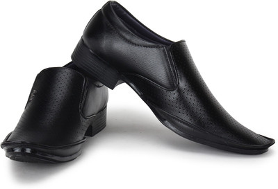 

Footista Munich Slip On For Men(Black