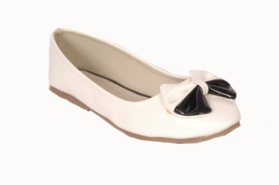 Studio 9 Patent Bow Bellies For Women(White)