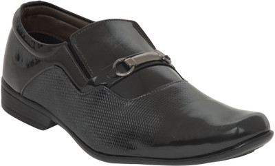 

Footista Vantage Slip On For Men(Grey