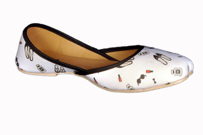 

Paavdi Bellies For Women(Multicolor, Golden