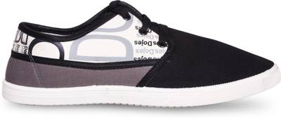 SCATCHITE Sneakers