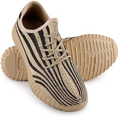 HIZAA Sneakers