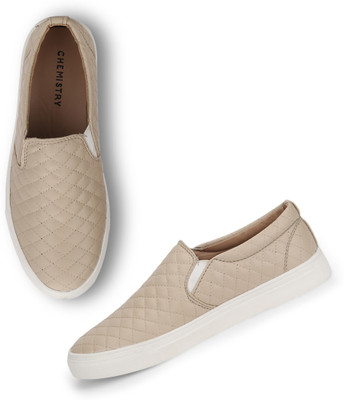 

Chemistry Quilted Slip On For Women(Beige, Grey