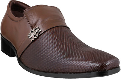 

Mochi Awesome Slip On For Men(Tan, 23;tan