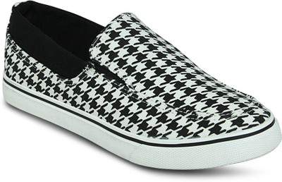 

Get Glamr Canvas Shoes For Men(Black)