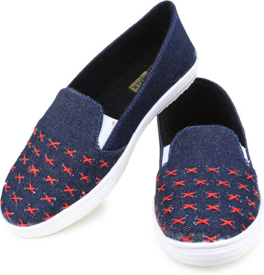 

Moonwalk Slip On Sneakers For Women(Red