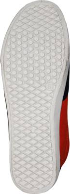 SCATCHITE Sneakers