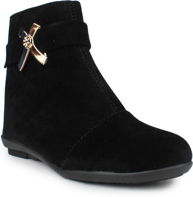 

Do Bhai Girls, Black