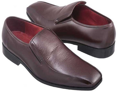 

Metro Da Vinchi Slip On For Men(Maroon, 44;wine-maroon