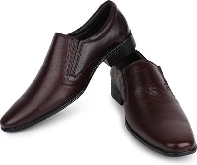 Tufli Wingtip Brown Formal Slip On
