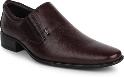 Tufli Wingtip Brown Formal Slip On
