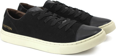 

United Colors of Benetton 16A8YESHFW55I Sneakers For Men(Black, 904