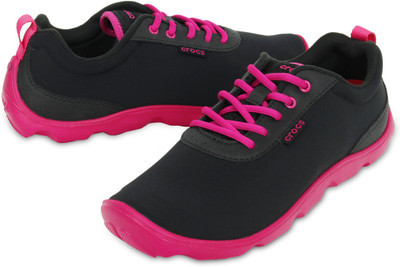 Crocs Casual Shoes For Women(Black, Pink
