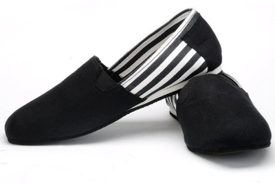

FUNK Kail Black Canvas Shoes For Men(Black