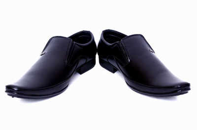 

Buenos Aver simple Slip On Shoes For Men(Black