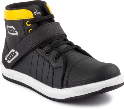 

DK Derby Kohinoor Casuals For Men(Yellow