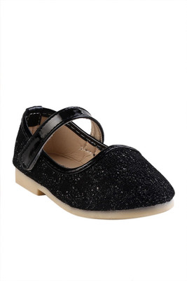 

Glinchy Girls, Black