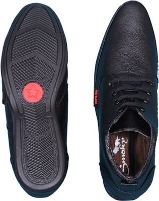 Smoky Lace Up