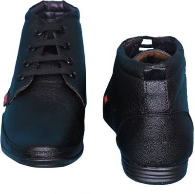 Smoky Lace Up