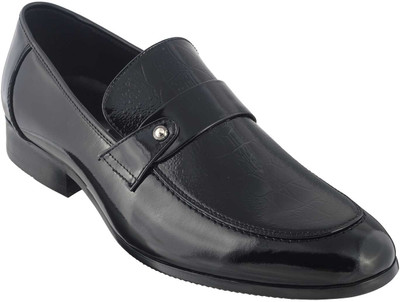 

Metro Davinchi Slip On Shoes For Men(Black, 11;black