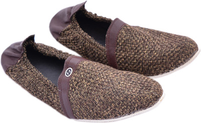 

Sapphire Retro Casual Shoes For Men(Brown, Black)