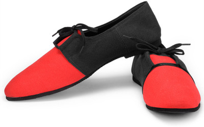 

FUNK Pan Red and Black Canvas Shoes For Men(Red, Black)