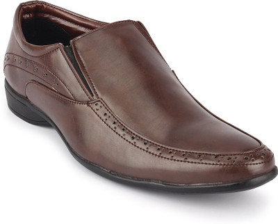 

Quarks Slip On For Men(Multicolor, Brown
