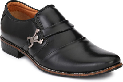 

Fentacia Slip On For Men(Black