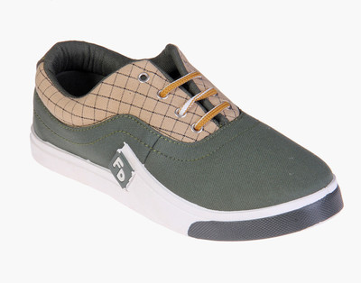 

Fluid Green Check Canvas Shoes For Men(Green)