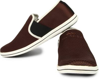 Spunk Dart Sneakers