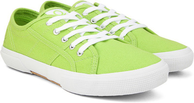 

United Colors of Benetton Men Sneakers For Men(Green, 903