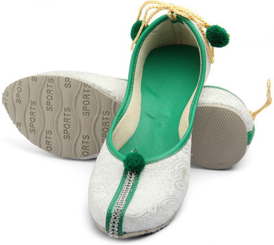 

Tashi White Green Jutti Jutis For Women(Silver