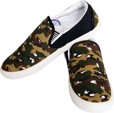 

Wood Craft My Cool Gear Action Sneakers For Men(Black, Black105