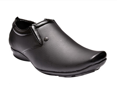 

Prolific Aman Slip On Shoes For Men(Black)
